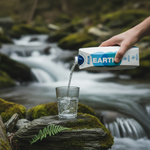 Earth Water 1L — Água a ser servida