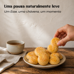 Esses d'Idanha Geocakes acompanhados por uma chávena de chá numa pausa